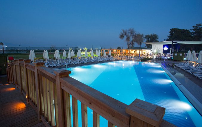 Buitenzwembad van Resort & Spa Water Side