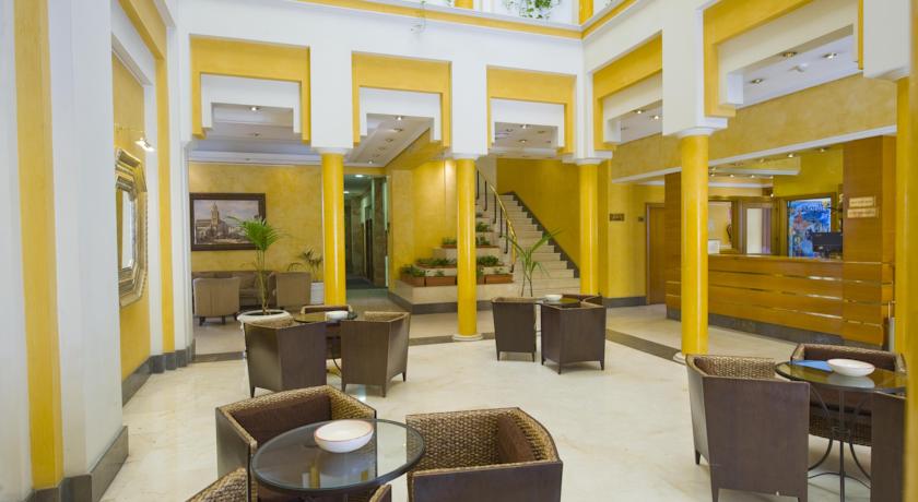 Receptie van hotel Eurostars Regina in Sevilla