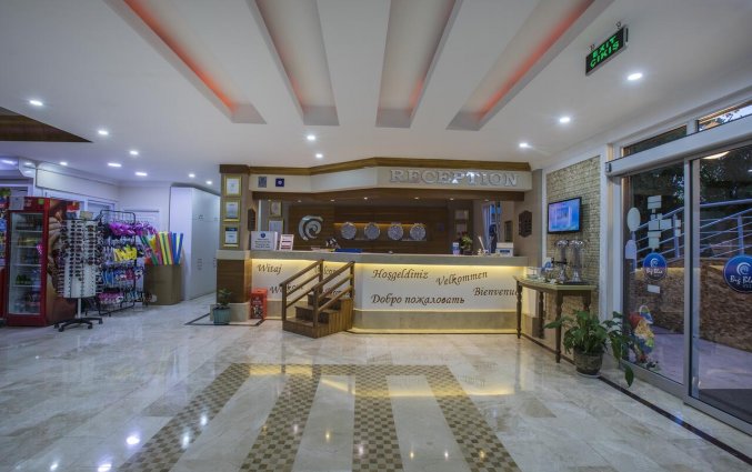 Receptie van Hotel Club Big Blue Suite in Alanya