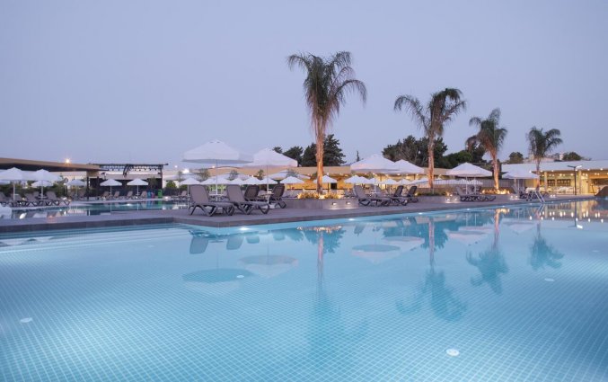 Buitenzwembad van Resort Green Garden in Alanya