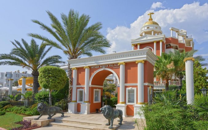 Hotel Antique Roman Palace in Alanya