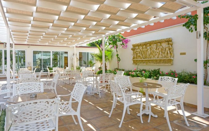 Terras van Hotel Antique Roman Palace in Alanya