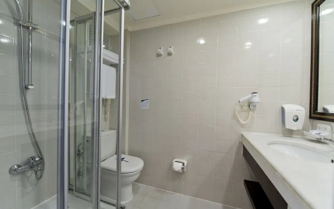 Badkamer van Hotel Sealife Buket Beach in Alanya