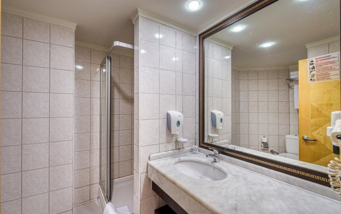 Badkamer van Hotel Sealife Buket Beach in Alanya