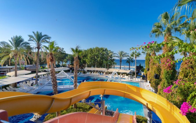 Waterglijbanen van Hotel Sealife Buket Beach in Alanya