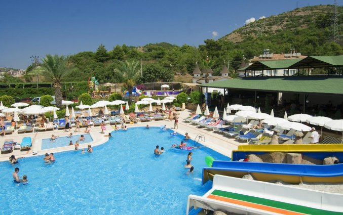 Buitenzwembaden van Hotel Beach Club Doganay in Alanya