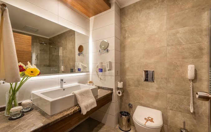 Badkamer van een tweepersoonskamer van Resort White City in Alanya