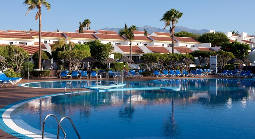 Buitenzwembad van Appartementen CLC Sunningdale Village op Tenerife