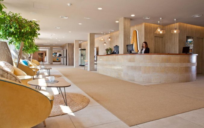 Receptie van 30 Degrees - Hotel Pineda Splash Pineda de Mar