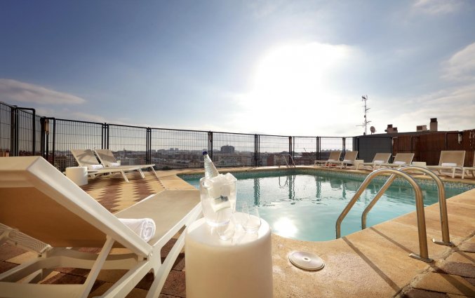 Buitenzwembad van Hotel Eurostars Rey Don Jaime in Valencia