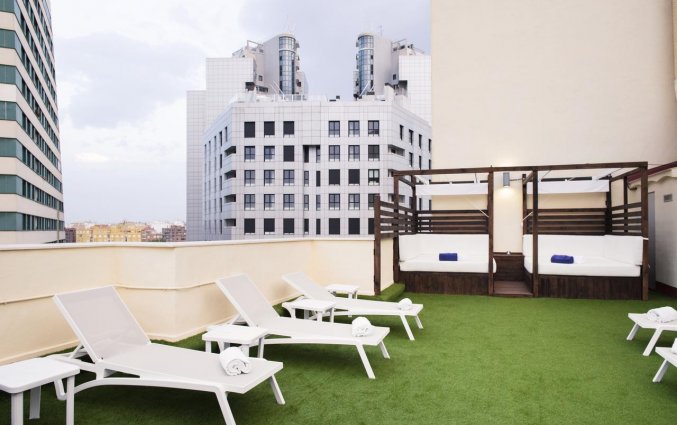 Terras van Hotel Eurostars Rey Don Jaime in Valencia