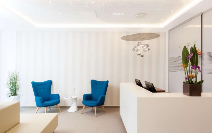 Receptie van Hotel NH Collection Wien Zentrum Wenen