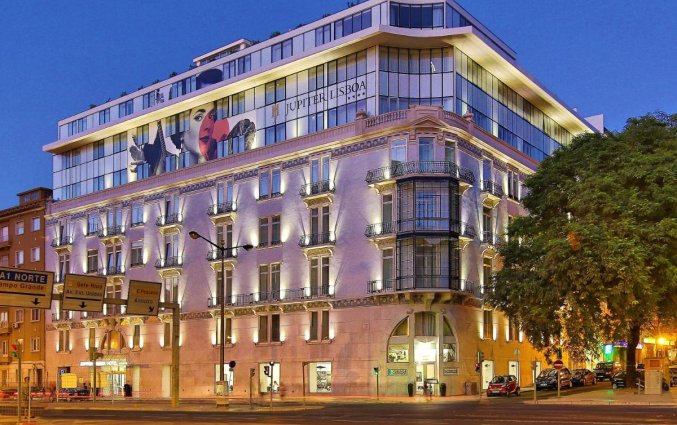 Voorzijde bij Jupiter Lisboa