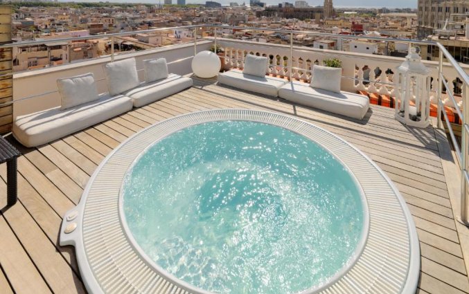 Jacuzzi bij Boutique Hotel H10 Montcada