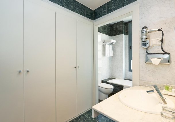 Badkamer van hotel NH las Artes in Valencia