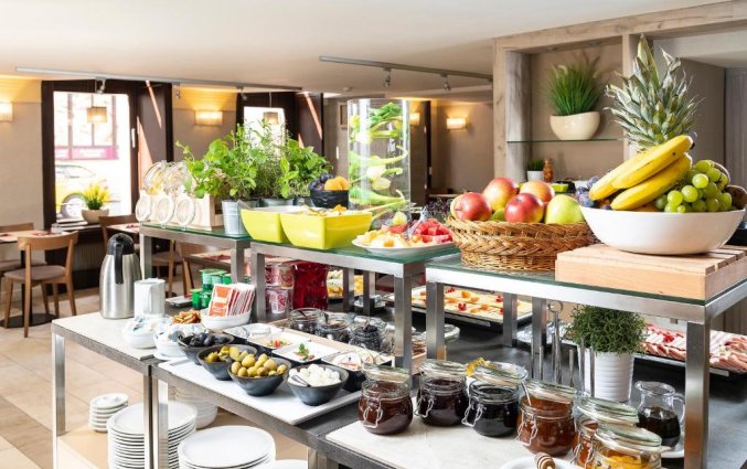 Ontbijtbuffet van The Three Corners Hotel Art Budapest
