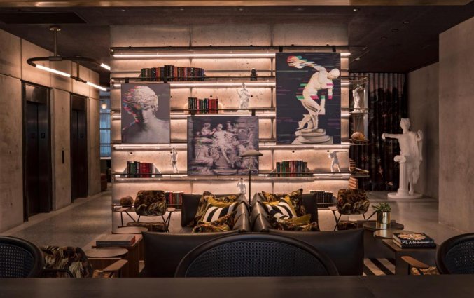 Zithoek van hotel Moxy NYC Chelsea