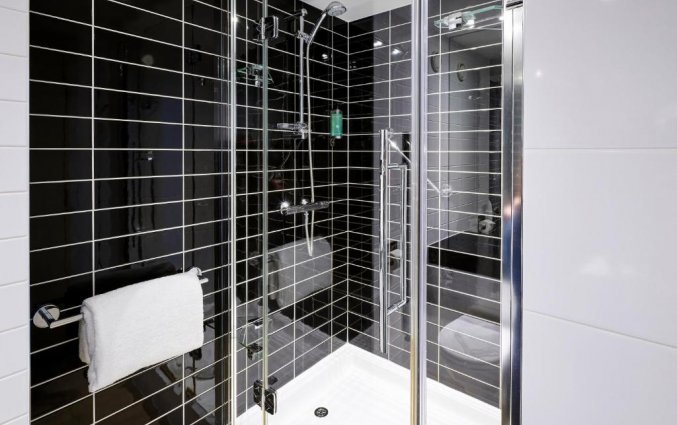 Badkamer van hotel Holiday Inn Express Manchester City Men Arena