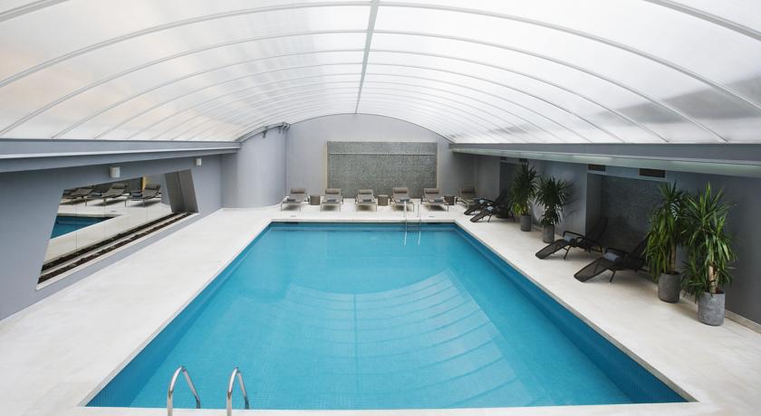 Binnenzwembad van Hotel Altis Prime Lissabon