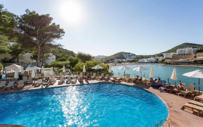 Buitenzwembad Palladium Hotel Cala Llonga - Adults Only