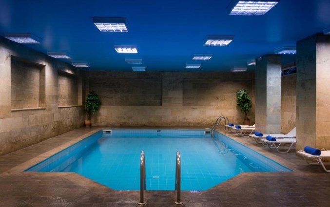 Binnenzwembad van Hersonissos Palace Chersonissos