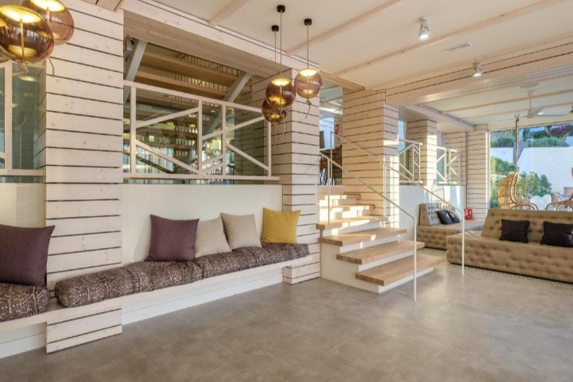 Zithoek van hotel Barcelo Portinatx