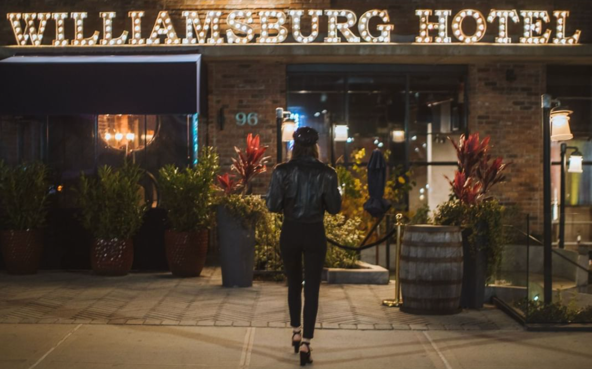 Voorkant van The Williamsburg hotel