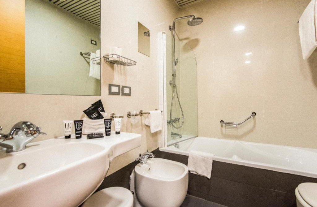 Badkamer van Hotel Excelsior Bari 
