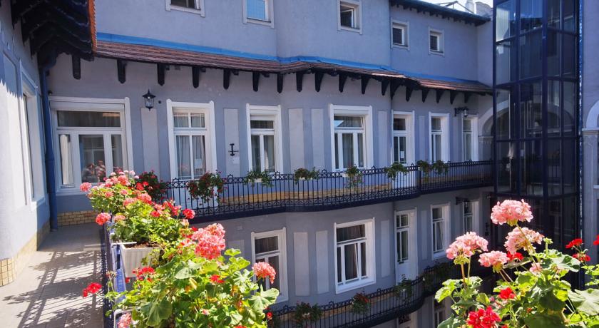 Binnenplaats van hotel Baross City in Budapest