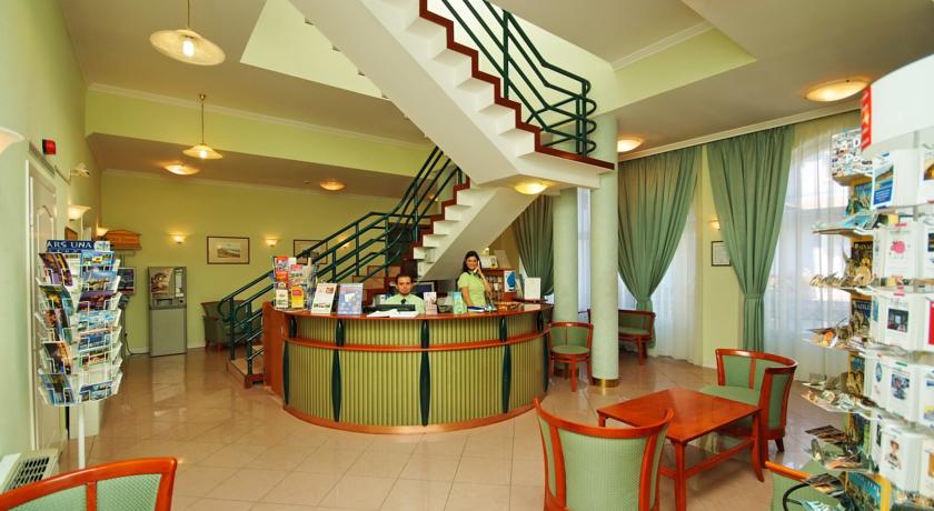 Receptie van hotel Baross City in Budapest