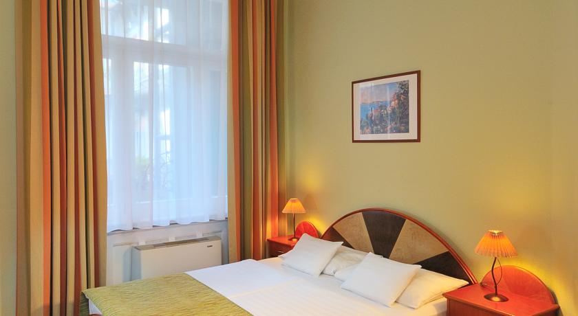 Tweepersoonskamer van hotel Baross City in Budapest