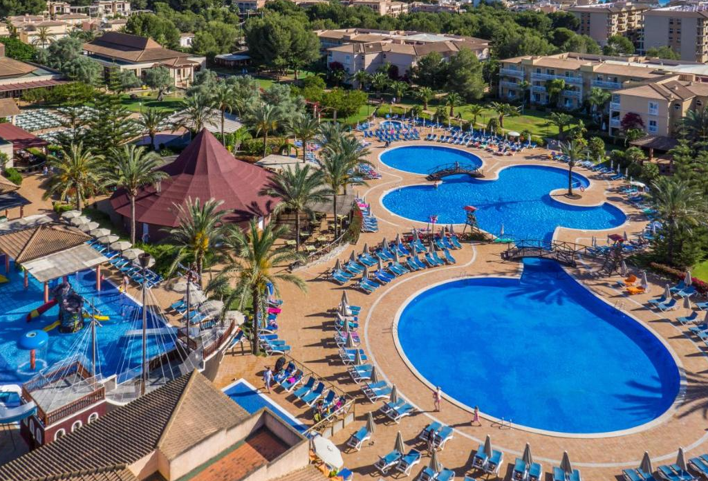 Bovenaanzicht Zafiro Can Picafort op Mallorca