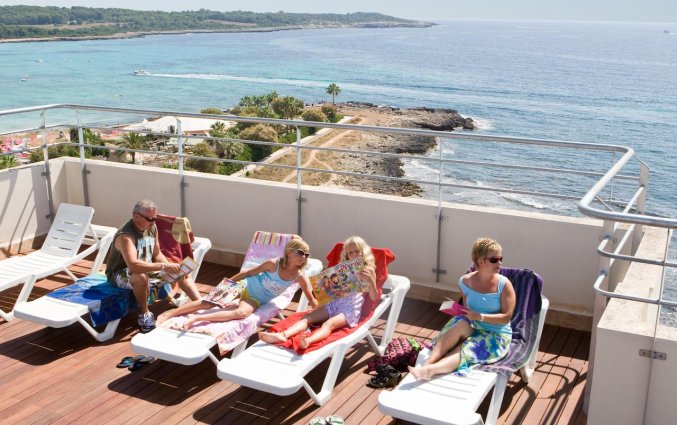 Dakterras van Aparthotel Playa Dorada op Mallorca