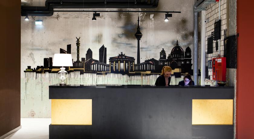 Receptie van Hotel Catolonia Berlin Mitte in Berlijn