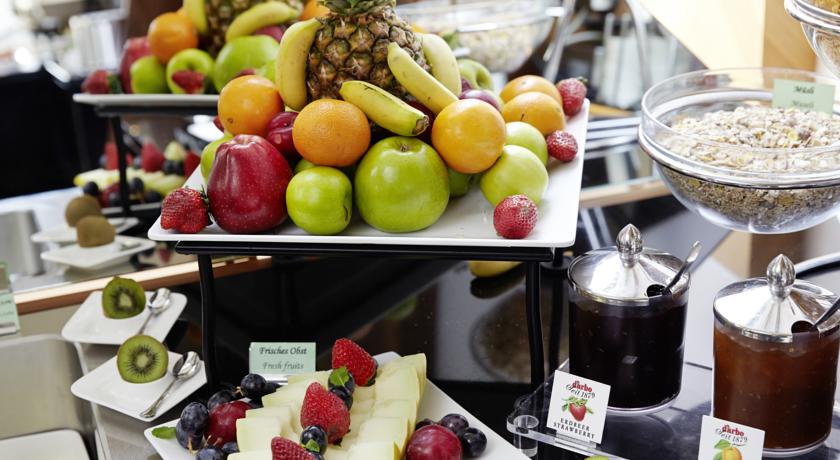 Buffet van hotel Donauwalzer Wenen