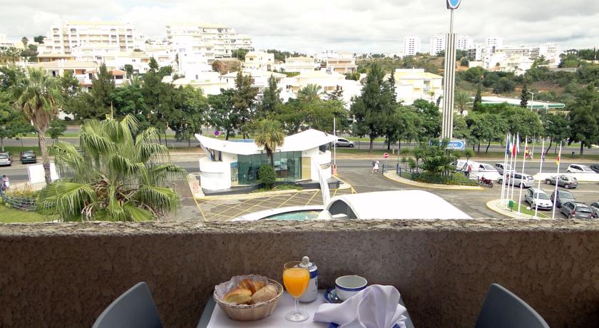 Balkon van een appartement van Appartementen Paraiso Albufeira in Algarve
