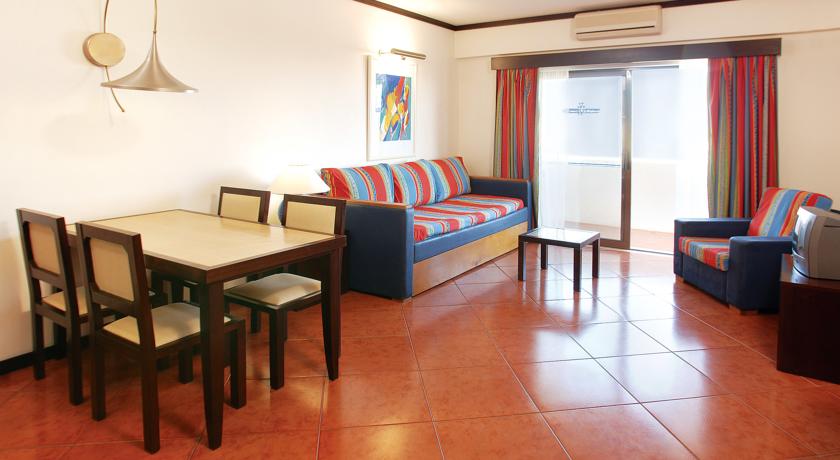 Woonkamer van een appartement van Appartementen Paraiso Albufeira in Algarve