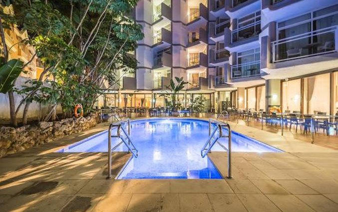 Buitenzwembad van Hotel AlunaSun Lago Rojo in de Costa del Sol