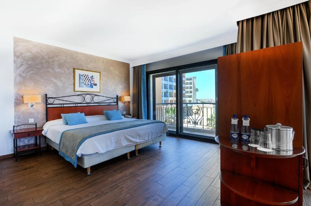 Golden Tulip Vivaldi Hotel