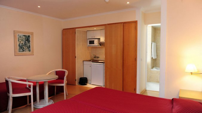 Studio van Studio's Dorisol Buganvilia op Madeira