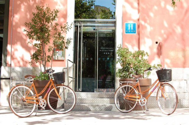 Ingang van Hotel Petit Palace Plaza del Carmen Madrid