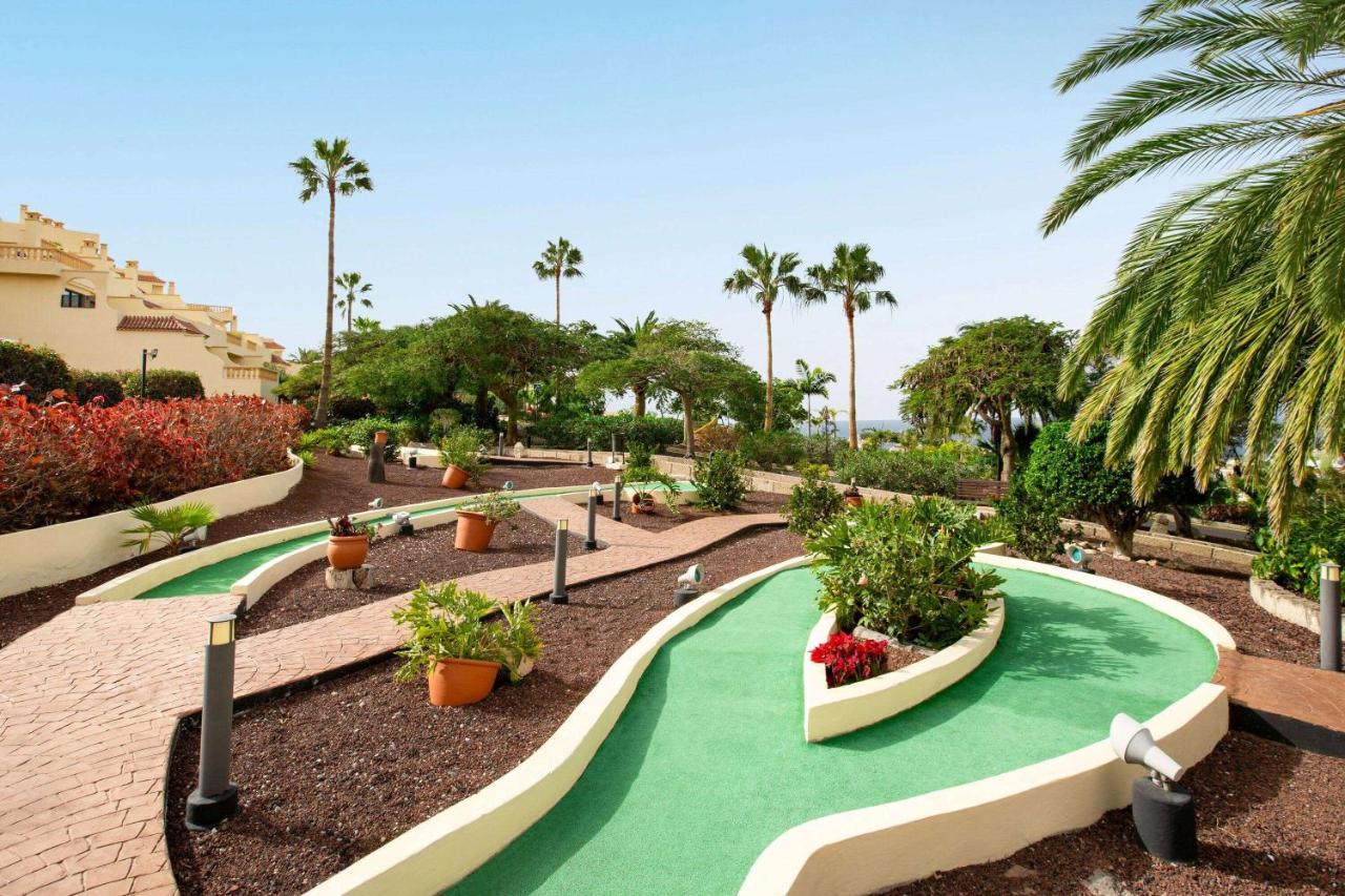 Minigolf Ramada Residences by Wyndham Costa Adeje