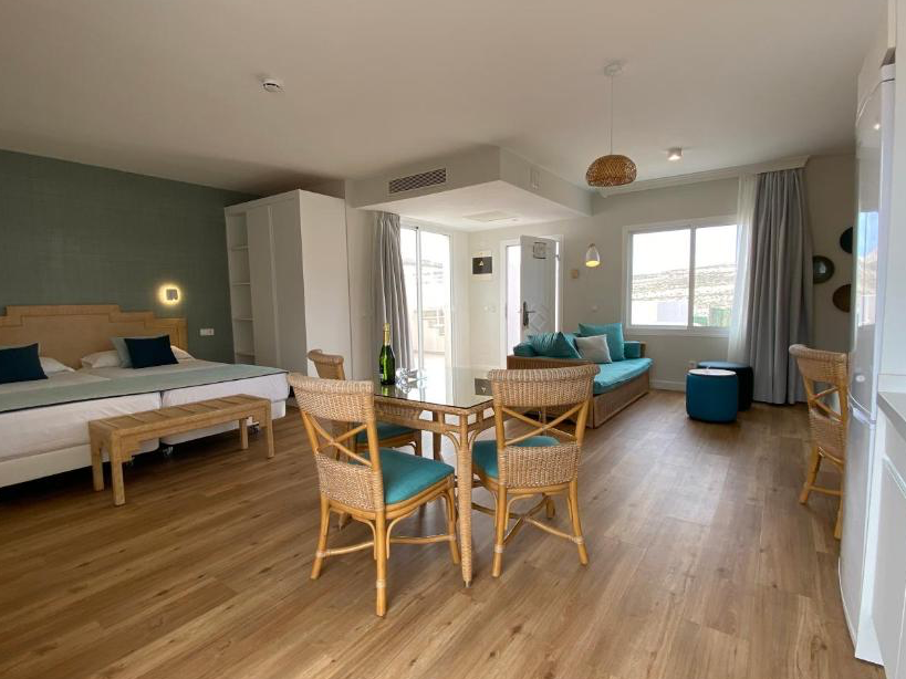 Esmeralda Maris by Livvo Hotel