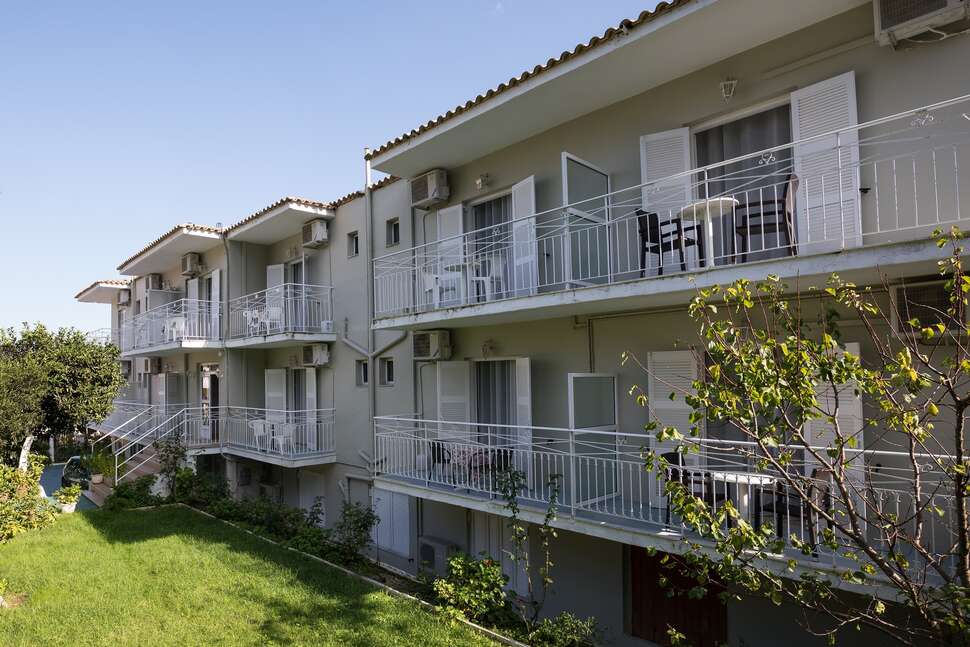 Bella Vista Hotel and Studios