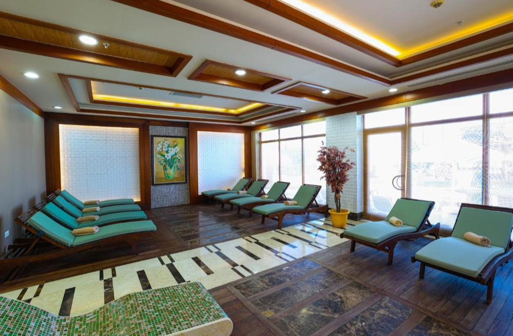 Crystal Family Resort And Spa