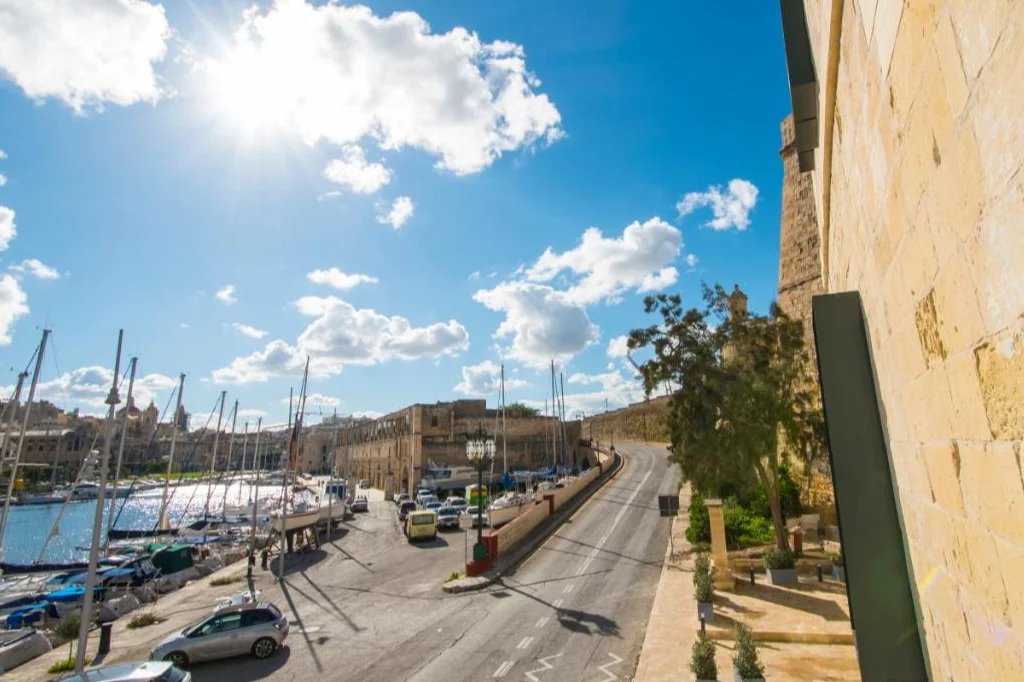 Cugo Gran Macina Grand Harbour