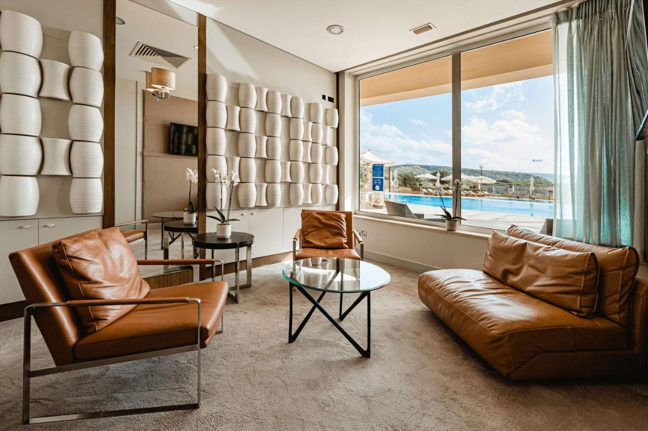 Radisson Blu Golden Sands Resort