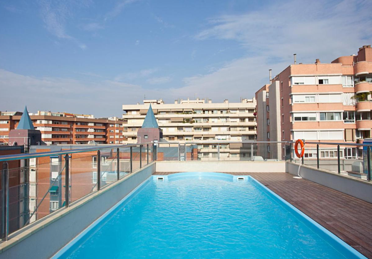 Buitenzwembad Ilunion Les Corts Spa