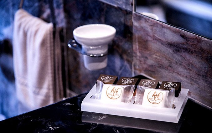 Badkamer van een tweepersoonskamer van Hotel Agape in Milaan