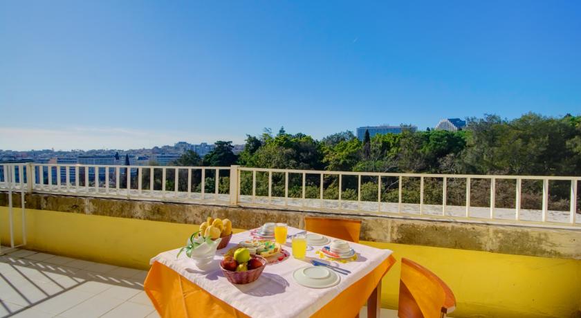 Terras van Hotel Avenida Park in Lissabon